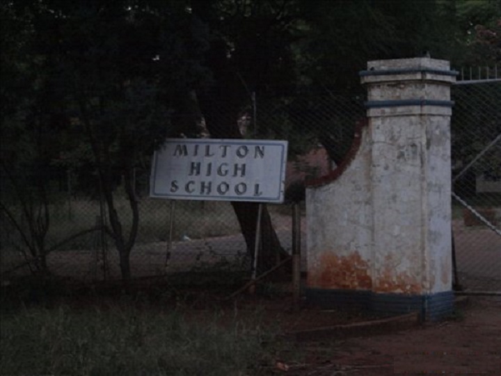 6th_form_old_sign