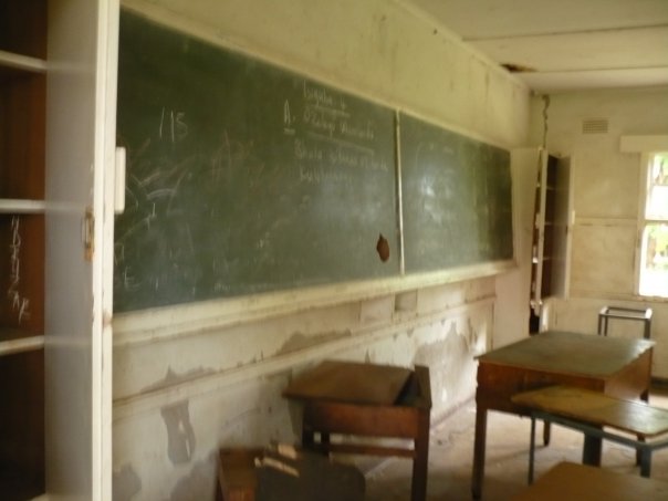 2009_classroom_blackboard_tm