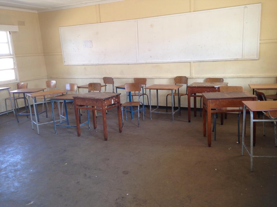 inside_classroom_2014_desks