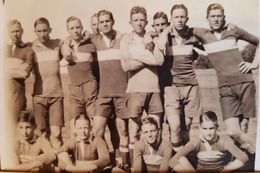 1929_rugby_group_random