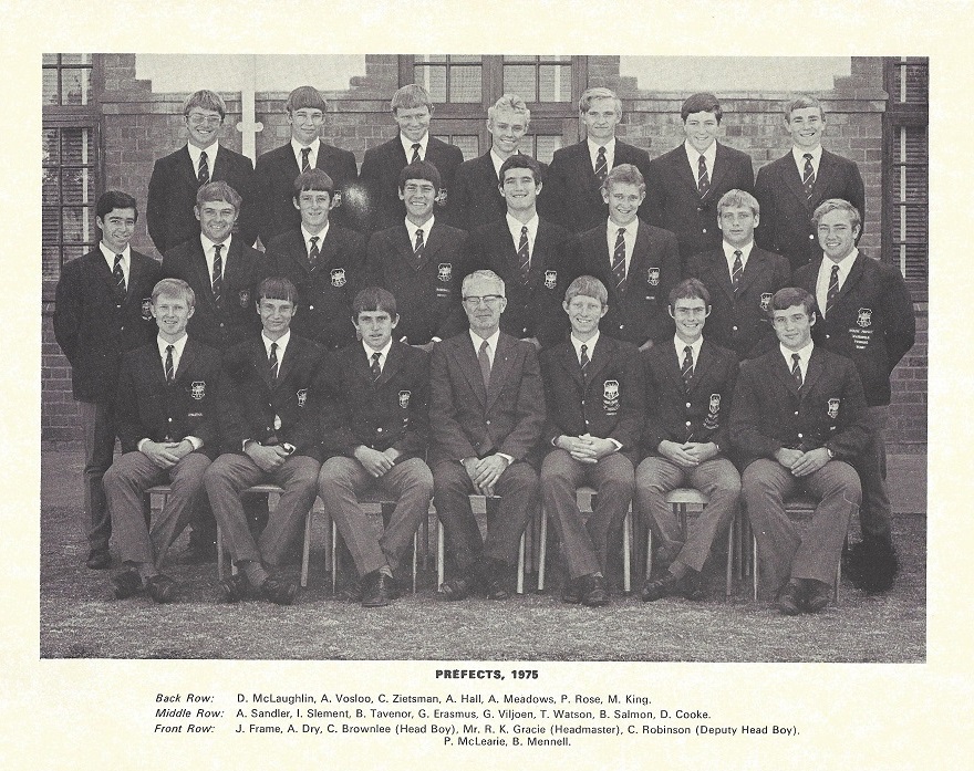 1975_prefects